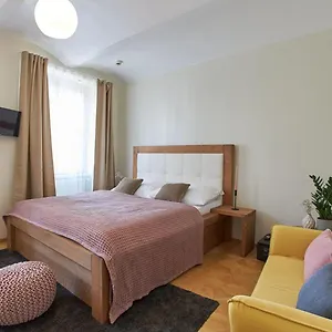 https://river-view-residence-by-charlesbridge.praguehotelsweb.com