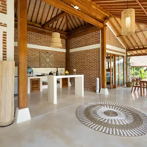 Kampung Uma Dawa And Villa
