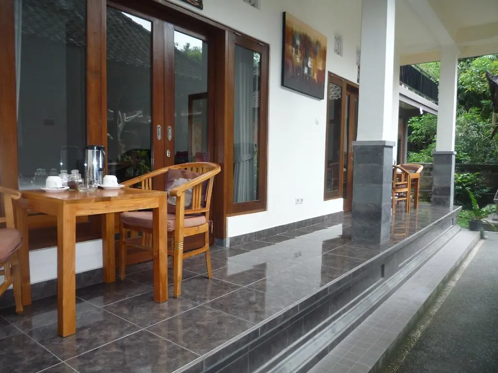 Homestay Pratama House Apartment Ubud
